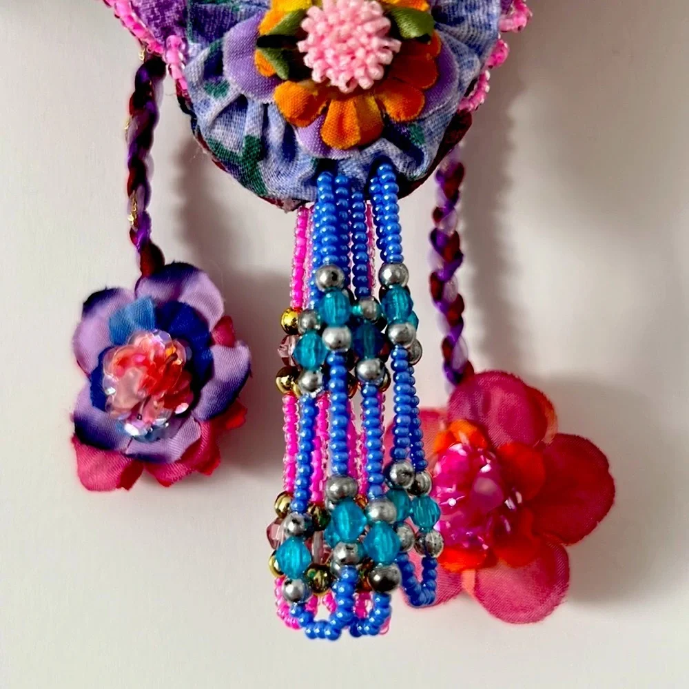 NWT VINTAGE BAG Heart-shaped Handmade Hand-beaded in Aspen CO ROSETTES​ colorful - Picture 8 of 16